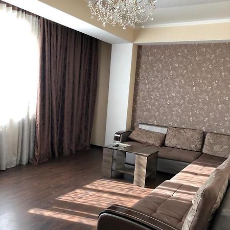 Квартира В Центре Бишкека! Exteriör bild